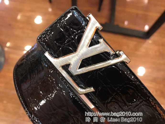 路易威登LV 2019春夏新款 頂級頭層高光鱷魚紋牛皮 不銹鋼扣 男士皮帶  xfp1264